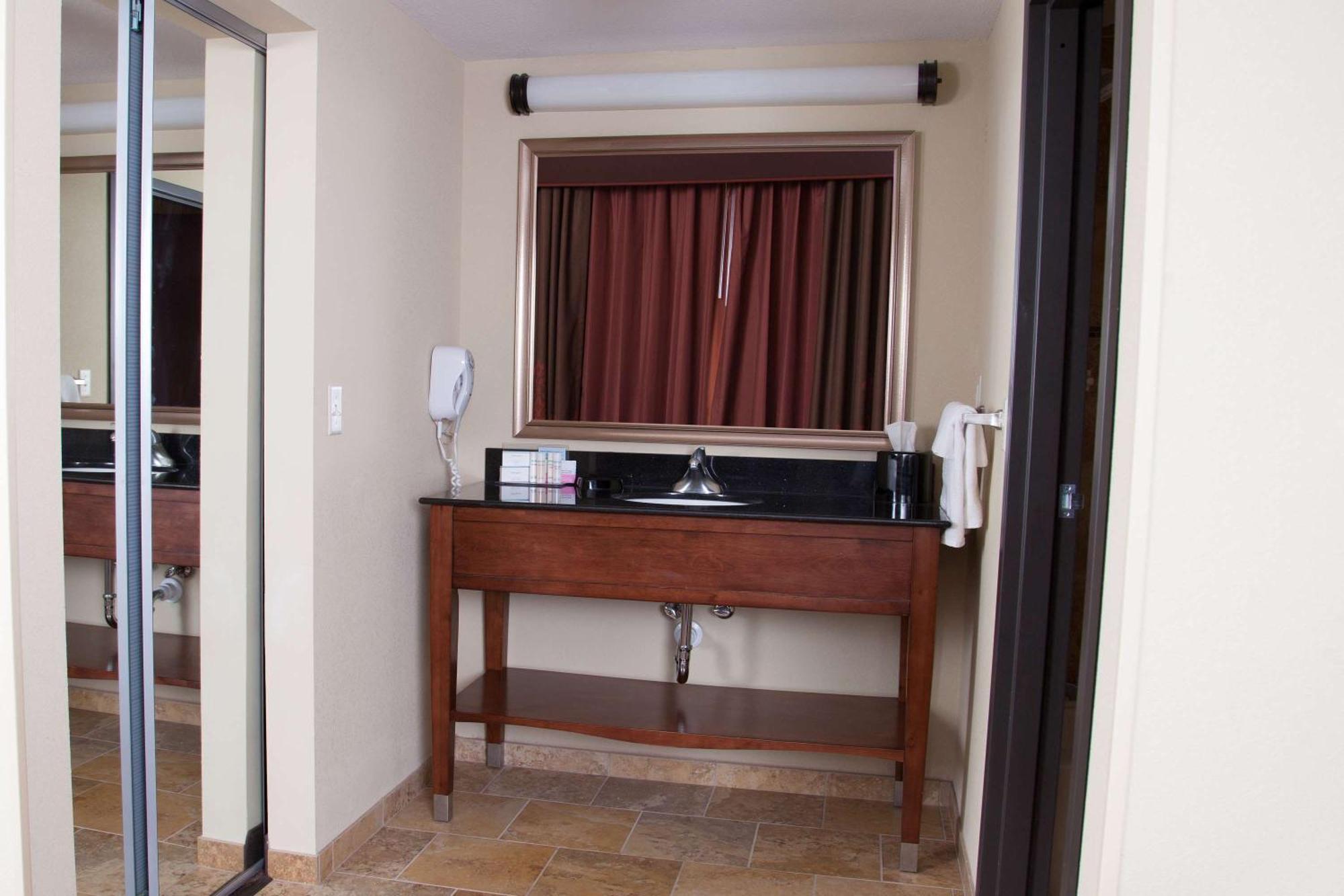 Hampton Inn & Suites Dickinson Nd Екстер'єр фото