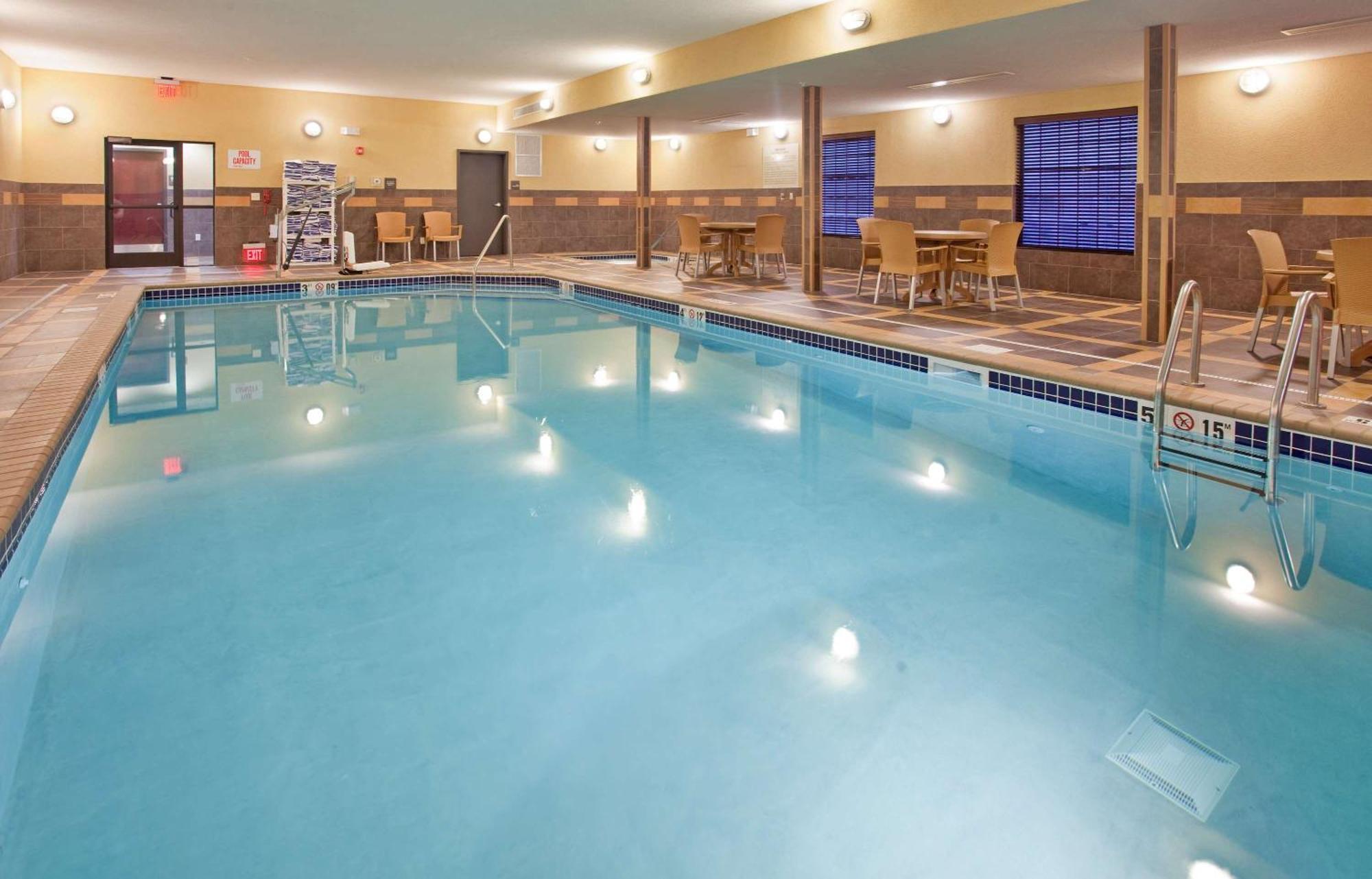 Hampton Inn & Suites Dickinson Nd Екстер'єр фото